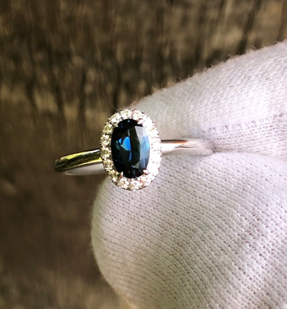 Blue Sapphire & Diamond 9ct White Gold Ring. M92278