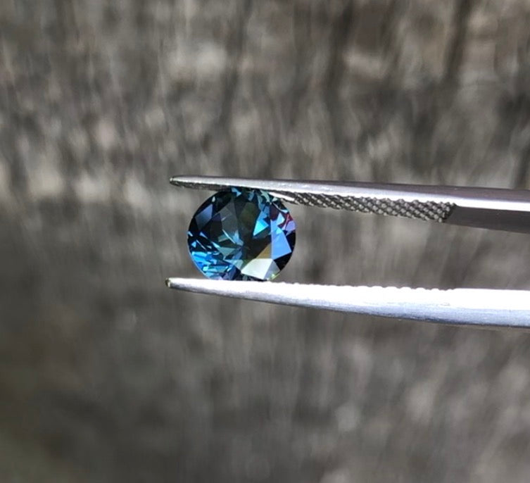 Bright Blue Sapphire. M1244