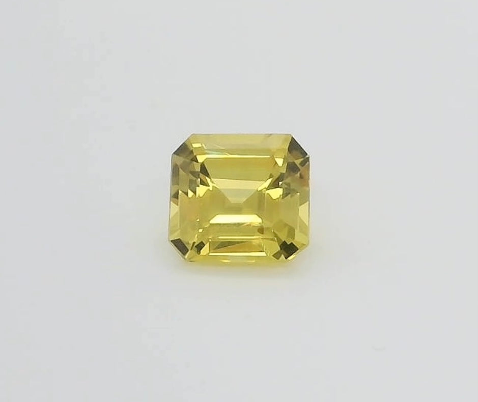 Exquisite Yellow Australian Sapphire. Code M1091