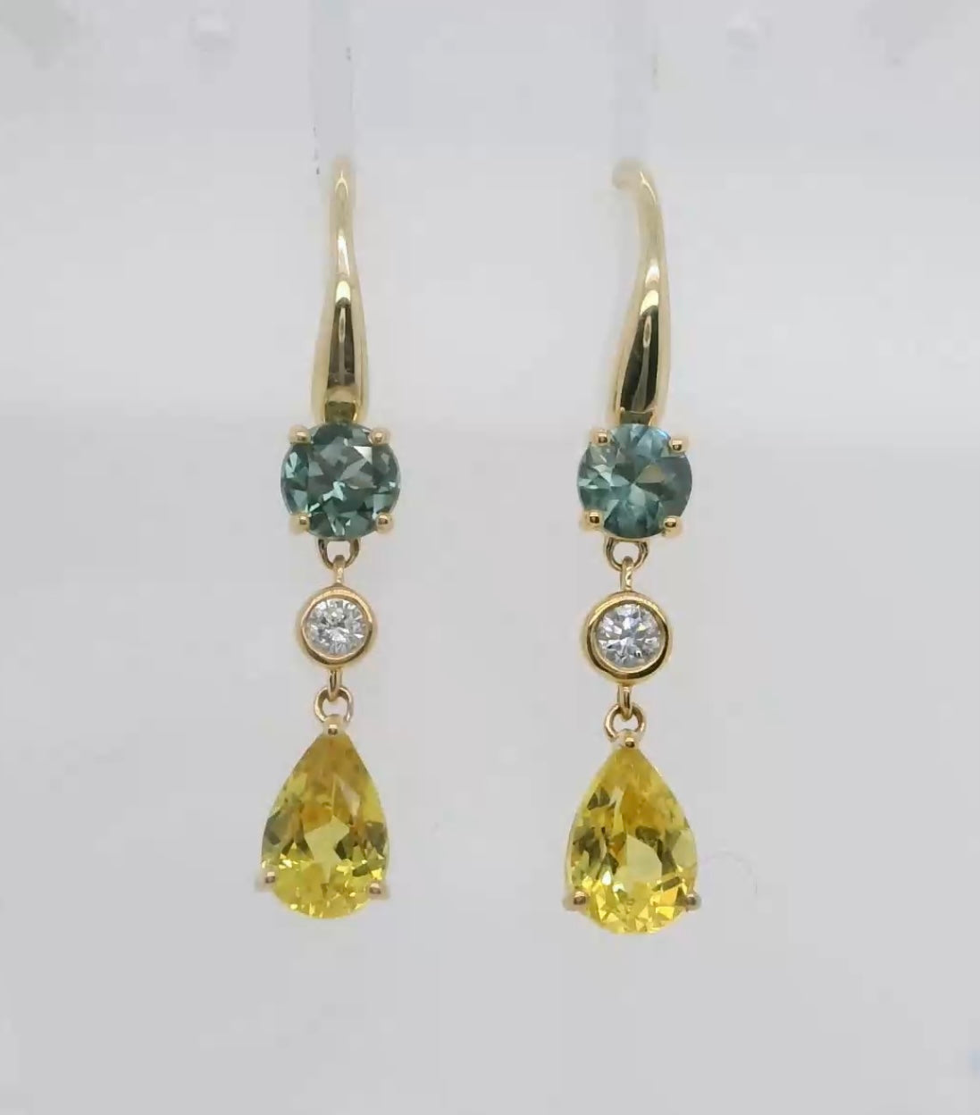 Dazzling Sapphire & Diamond Drop Earrings. M92144