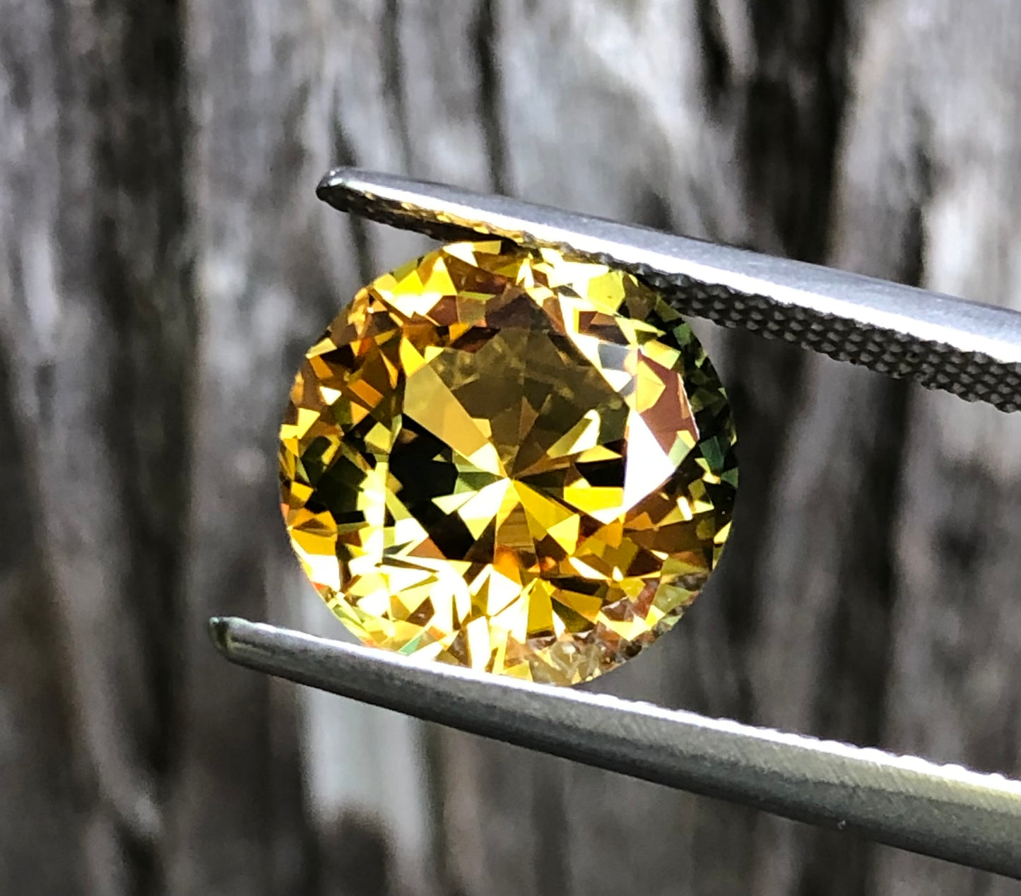 Dazzling Australian Sapphire. M899