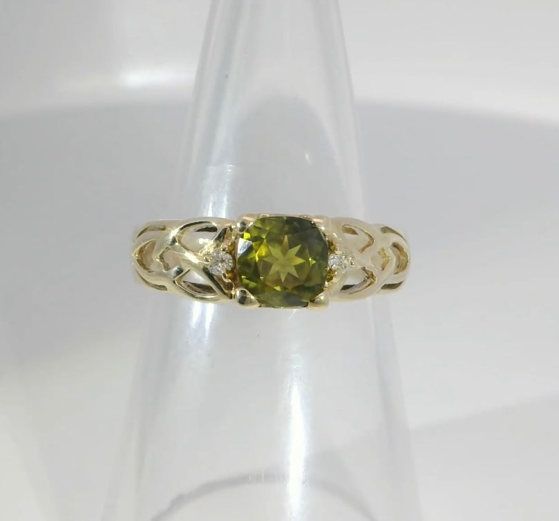 Beautiful Sapphire & Diamond 9ct Gold Ring. M91432
