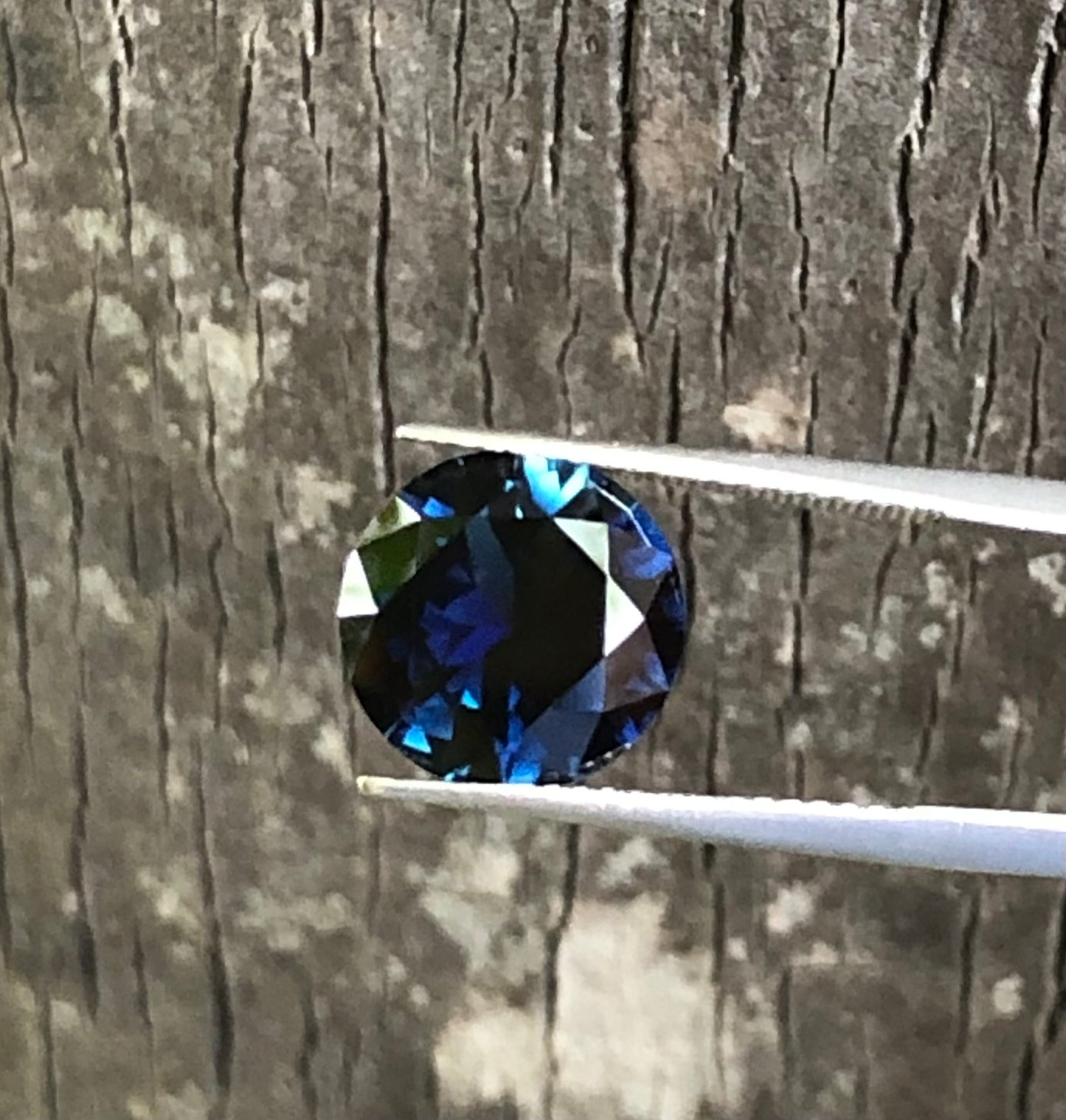 Exquisite Blue with a touch of Yellow Australian Sapphire. M1116