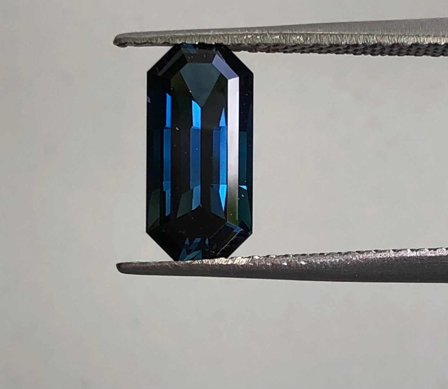 Rich Blue Sapphire. M1118