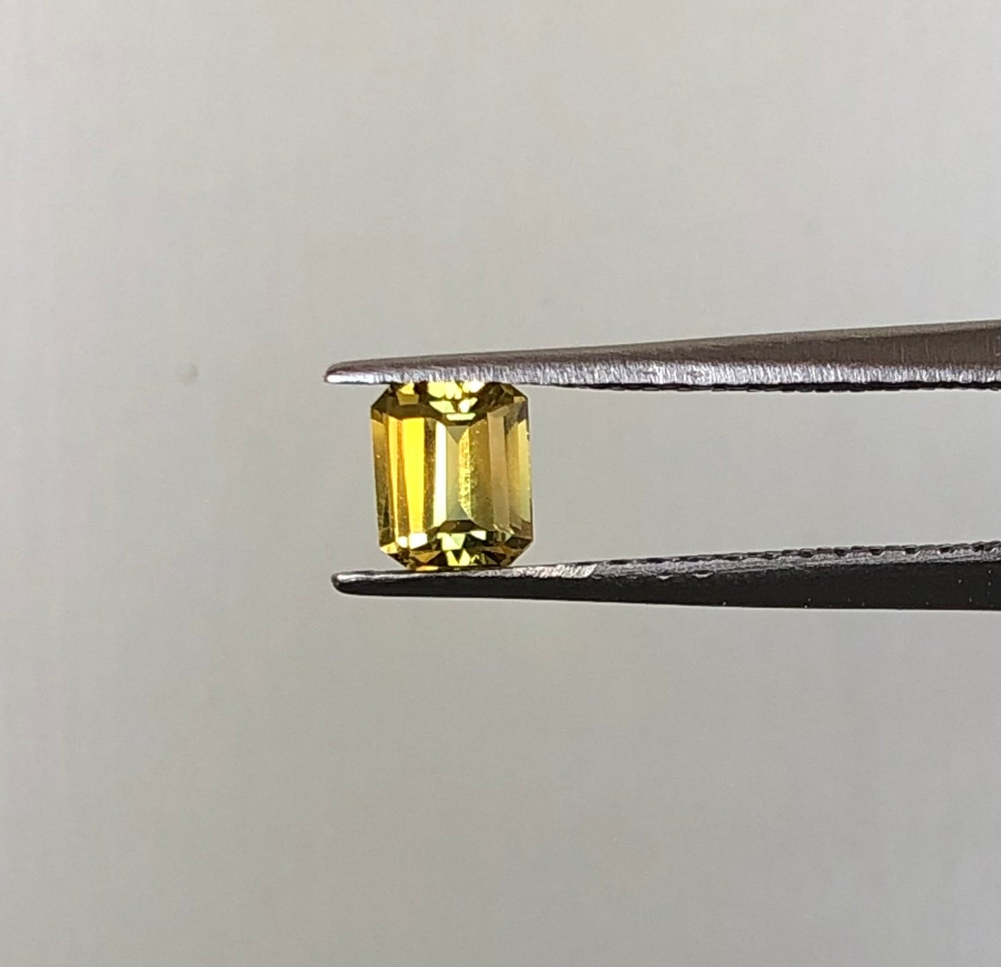 Yellow Sapphire. M1207