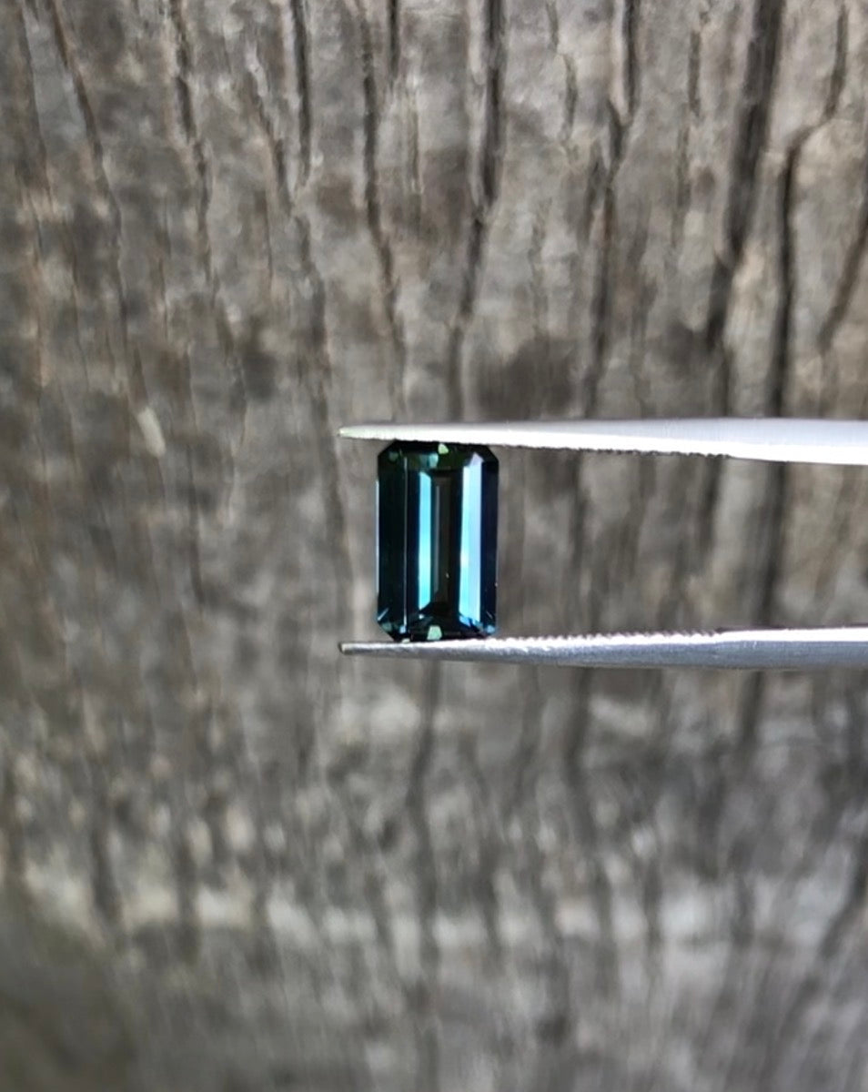 Gorgeous Teal Sapphire. M1234