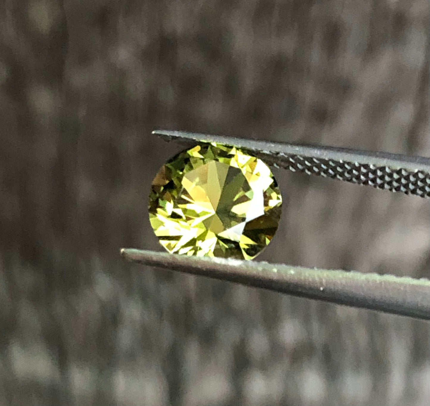 Gorgeous Green Sapphire. M1221