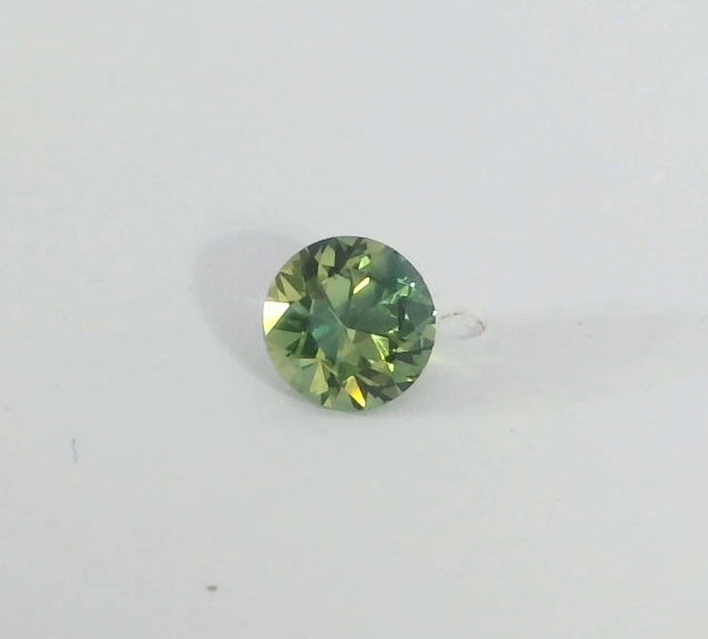 Beautiful Parti Colour Sapphire. M1127