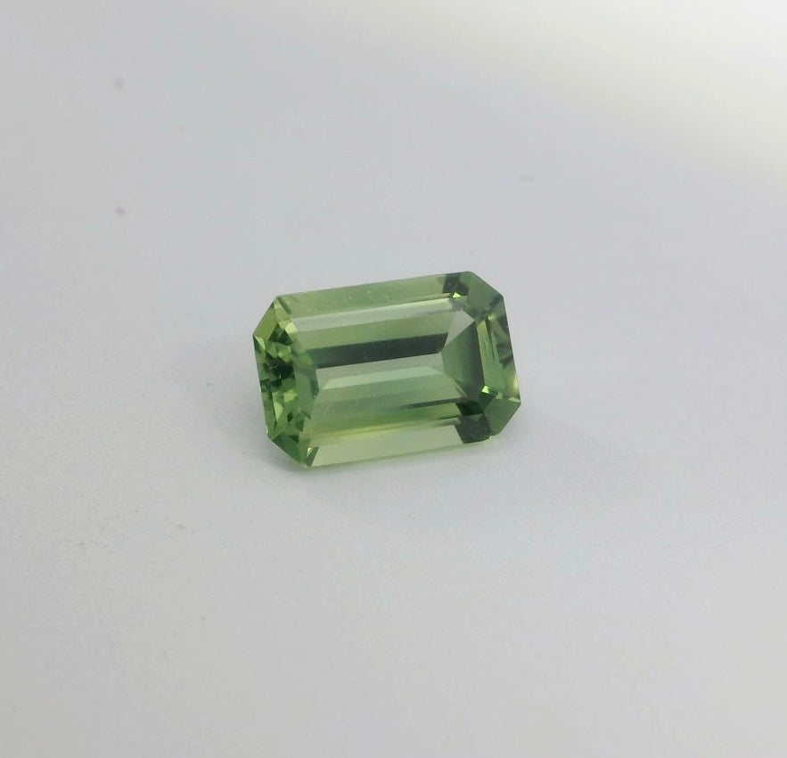 Bright Green Sapphire. M1176