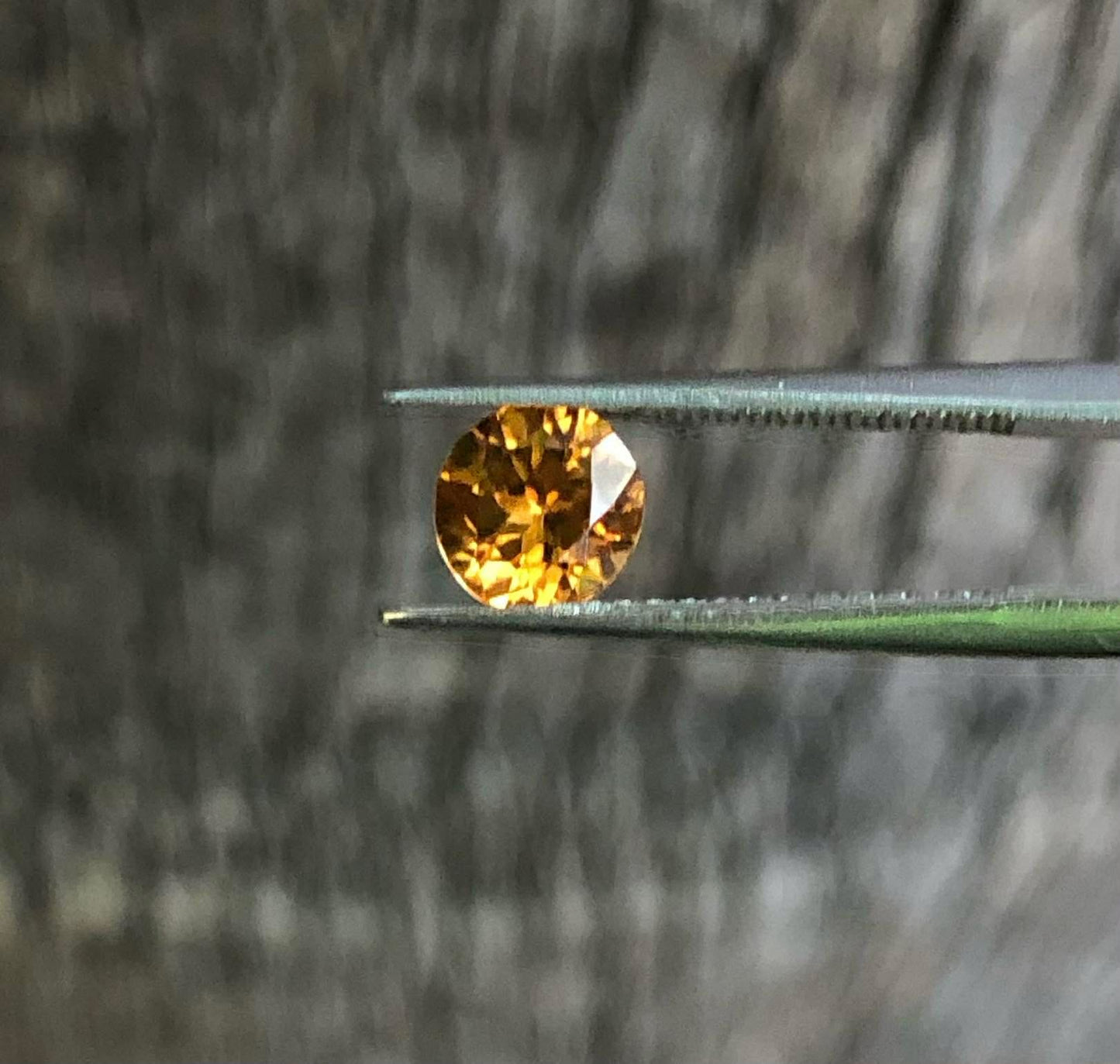 Natural Bright Orange Loose Zircon. M1290