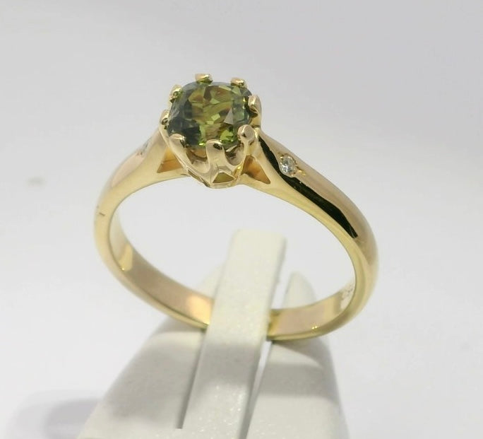 18ct Gold Ring set with Bright Green Sapphire & Diamonds. M18192