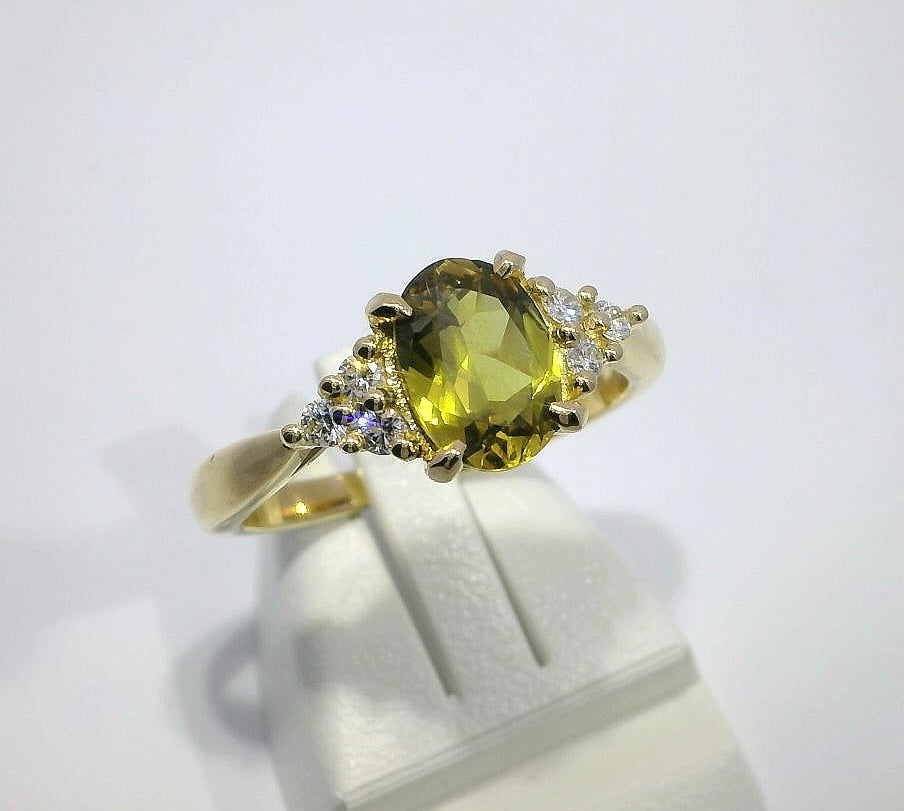 Wattle Yellow Green Sapphire & Diamond 18ct Gold Ring. M18210