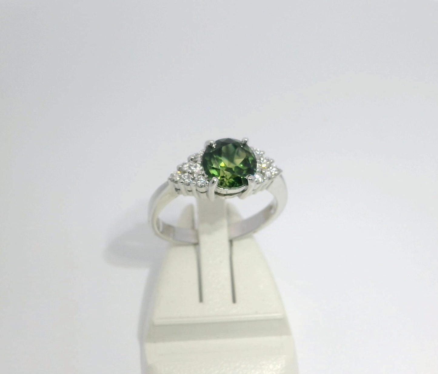 Green Yellow Parti Sapphire & Diamond 9ct White Gold Ring. M91640