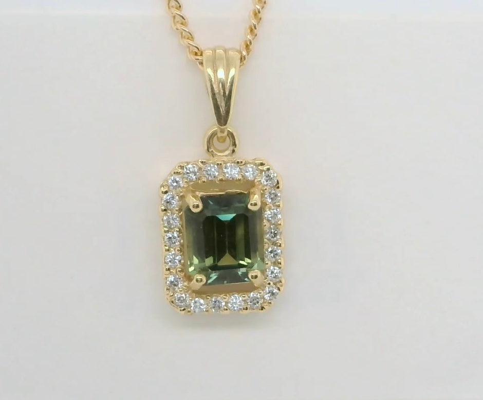 Stunning Sapphire & Diamond 9ct Gold Pendant. M92125
