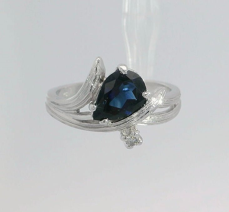 9ct White Gold Ring set with a Top Blue Australian Sapphire & Diamond. M92152