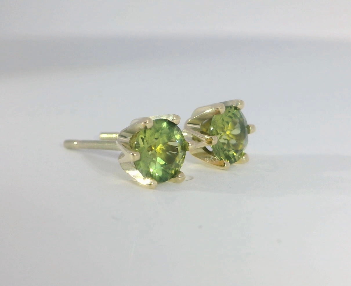 Gorgeous Parti Colour Sapphire 9ct Gold Earrings. M92178