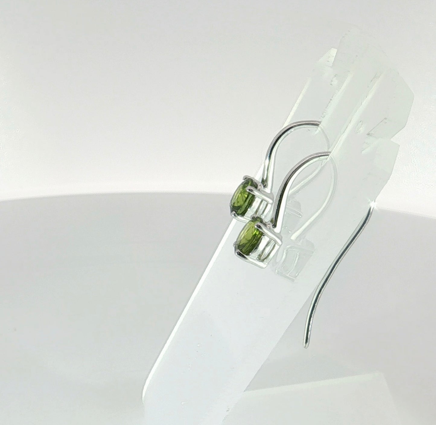 Beautiful Green Sapphires set in 9ct White Gold Earrings M92277