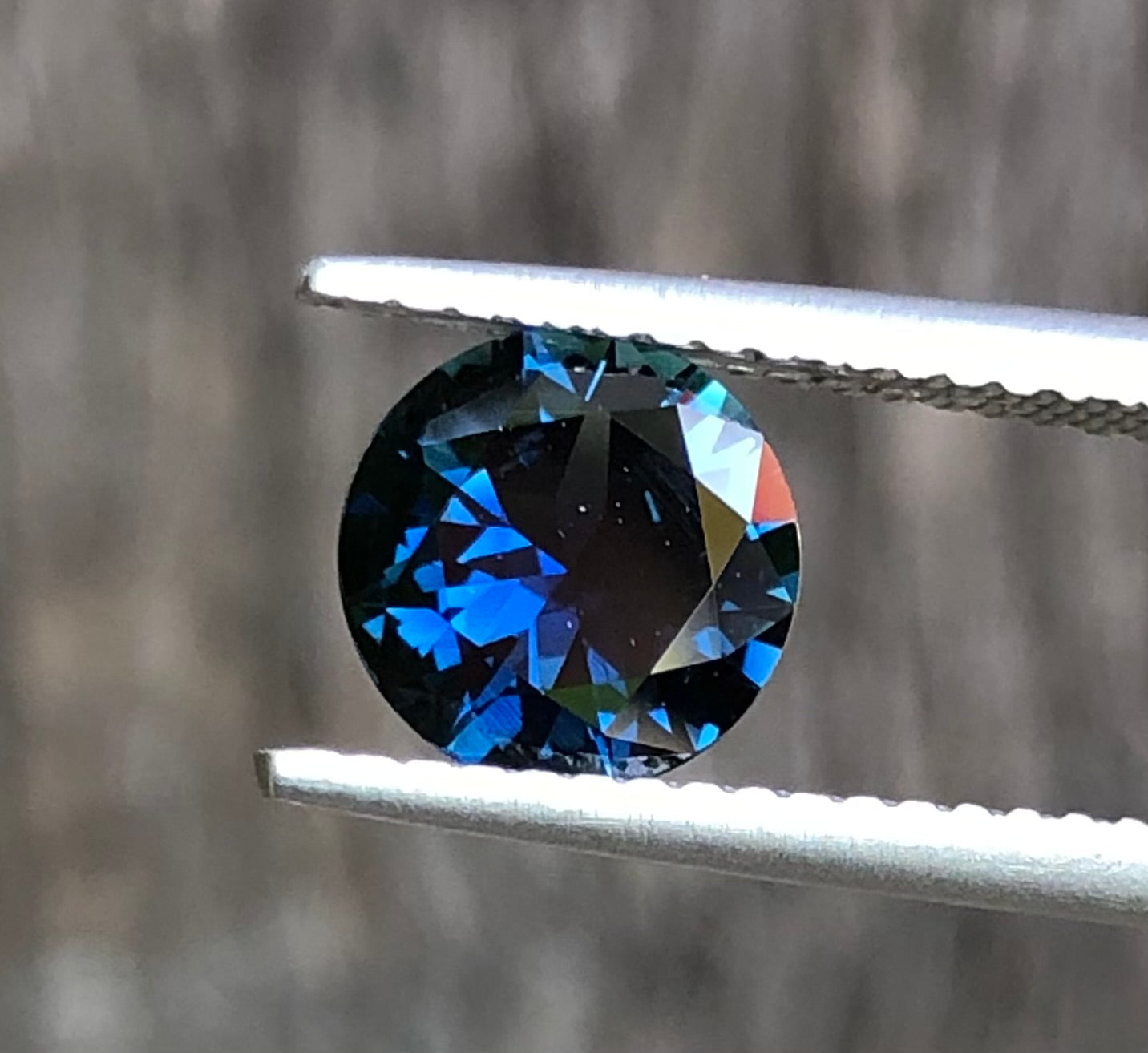 Bright Blue Australian Sapphire.   M954