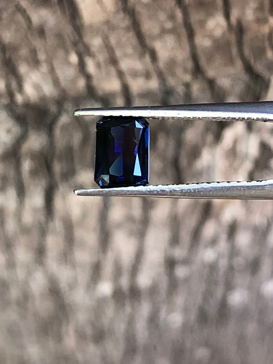 Stunning Deep Rich Blue Australian Sapphire. M1020