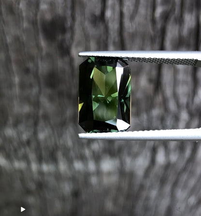 Stunning Green Australian Sapphire. M1044
