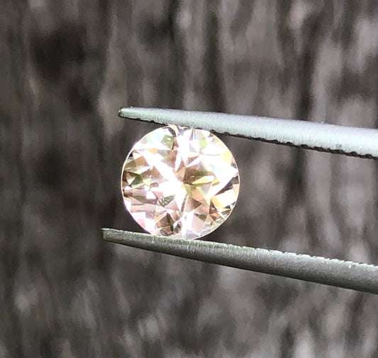 Natural Light Pink Australian Zircon. M1045