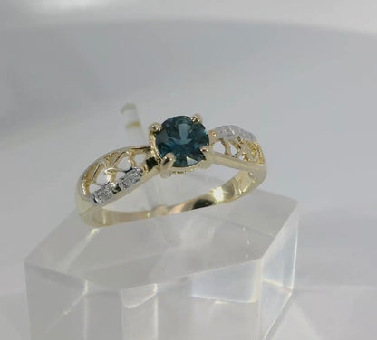 Blue Sapphire & Diamond 9ct Gold Ring. M92175
