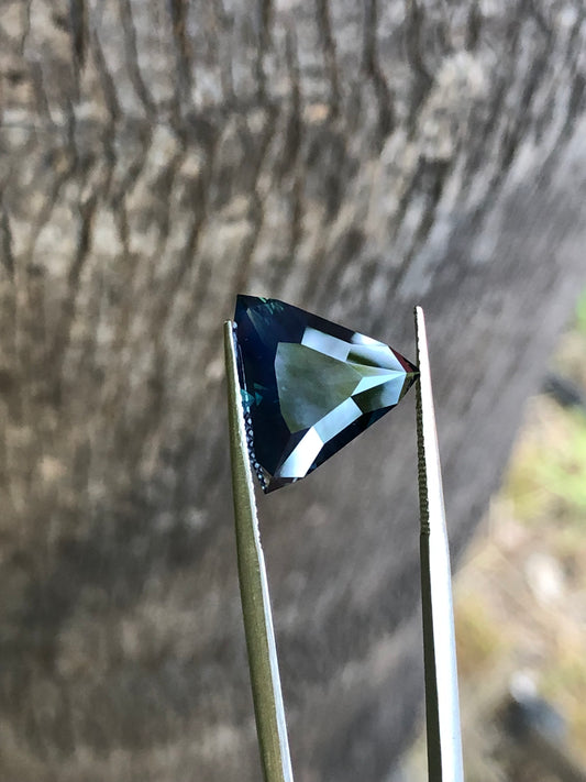 Blue Australian Sapphire.   M709