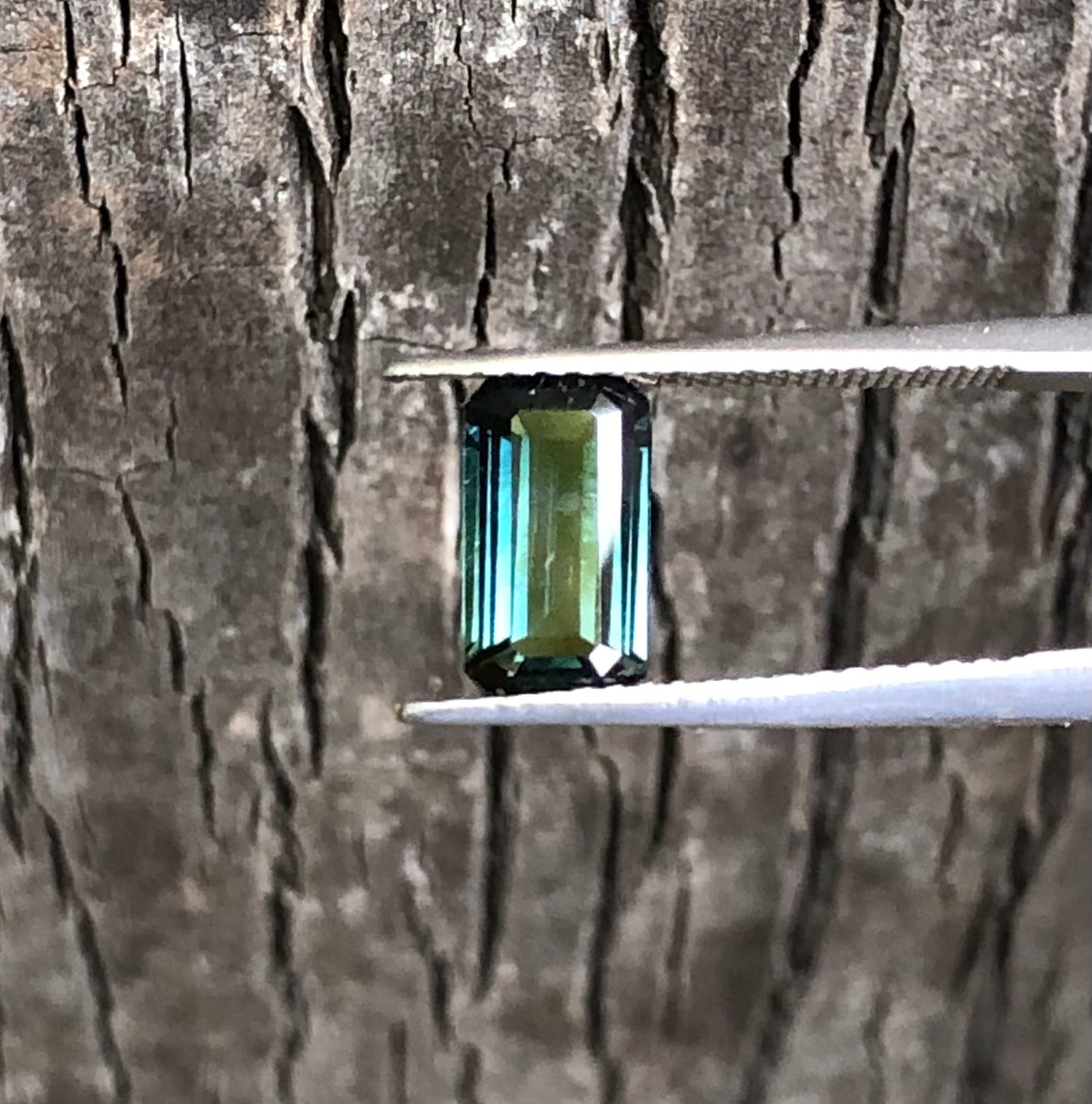 Amazing Teal Australian Sapphire. M1111