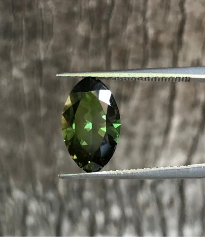 Gorgeous Green Sapphire. M1227