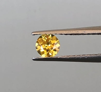 Dazzling Yellow Australian Sapphire. Code – M1132