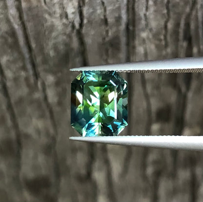Blue Yellow Green Parti Sapphire. M1165