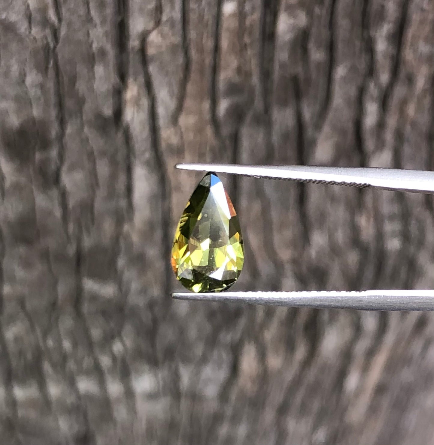 Bright Lime Green Sapphire M1210