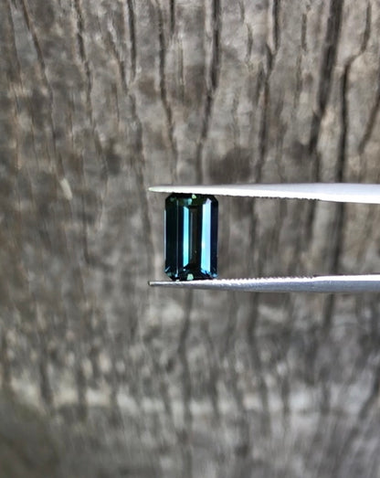 Gorgeous Teal Sapphire. M1234