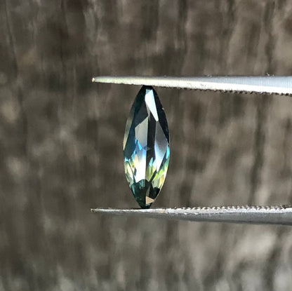 Mesmerizing Blue Yellow Parti Sapphire. M1223