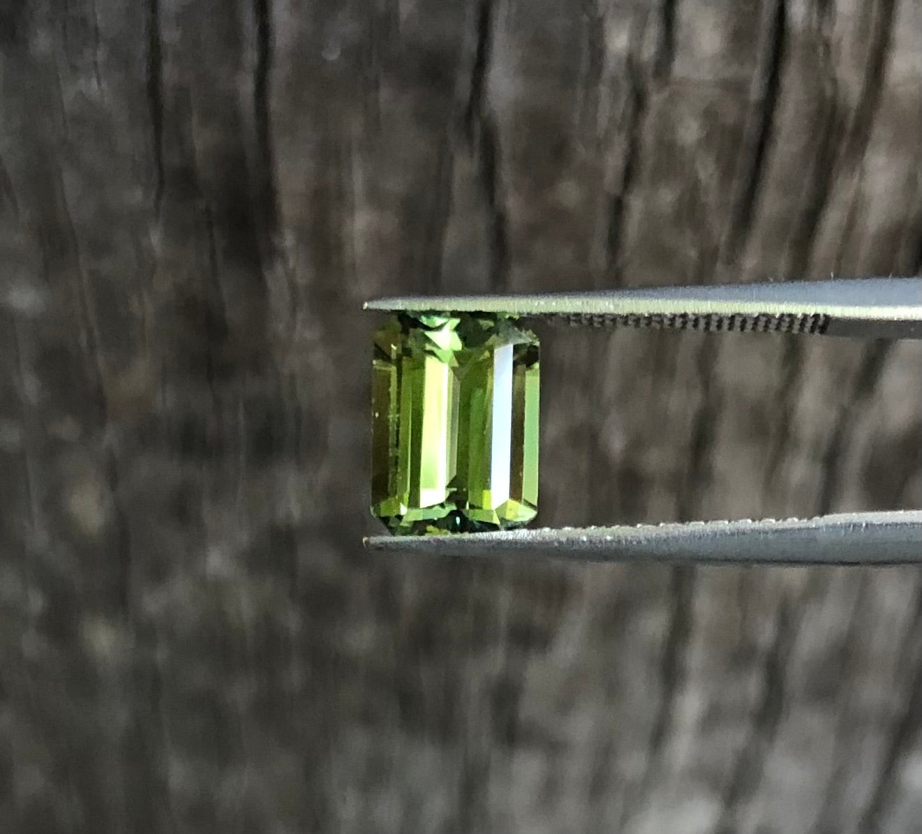 Bright Green Sapphire. M1224