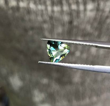 Dazzling Yellow Blue Green Parti Sapphire. M1245