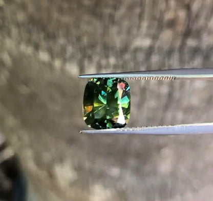 Yellow Blue Green Parti Sapphire. M1258