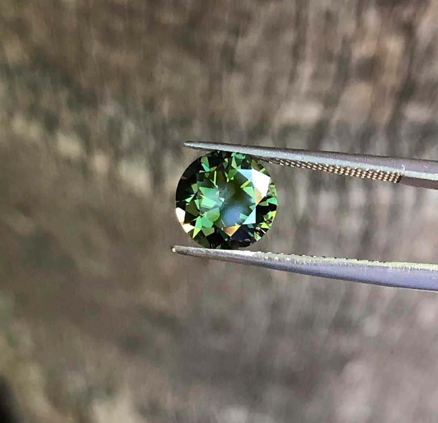Amazing Forest Green Sapphire. M1260