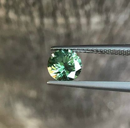Green with Yellow Highlights Sapphire. M1271