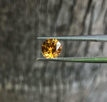 Natural Bright Orange Loose Zircon. M1290