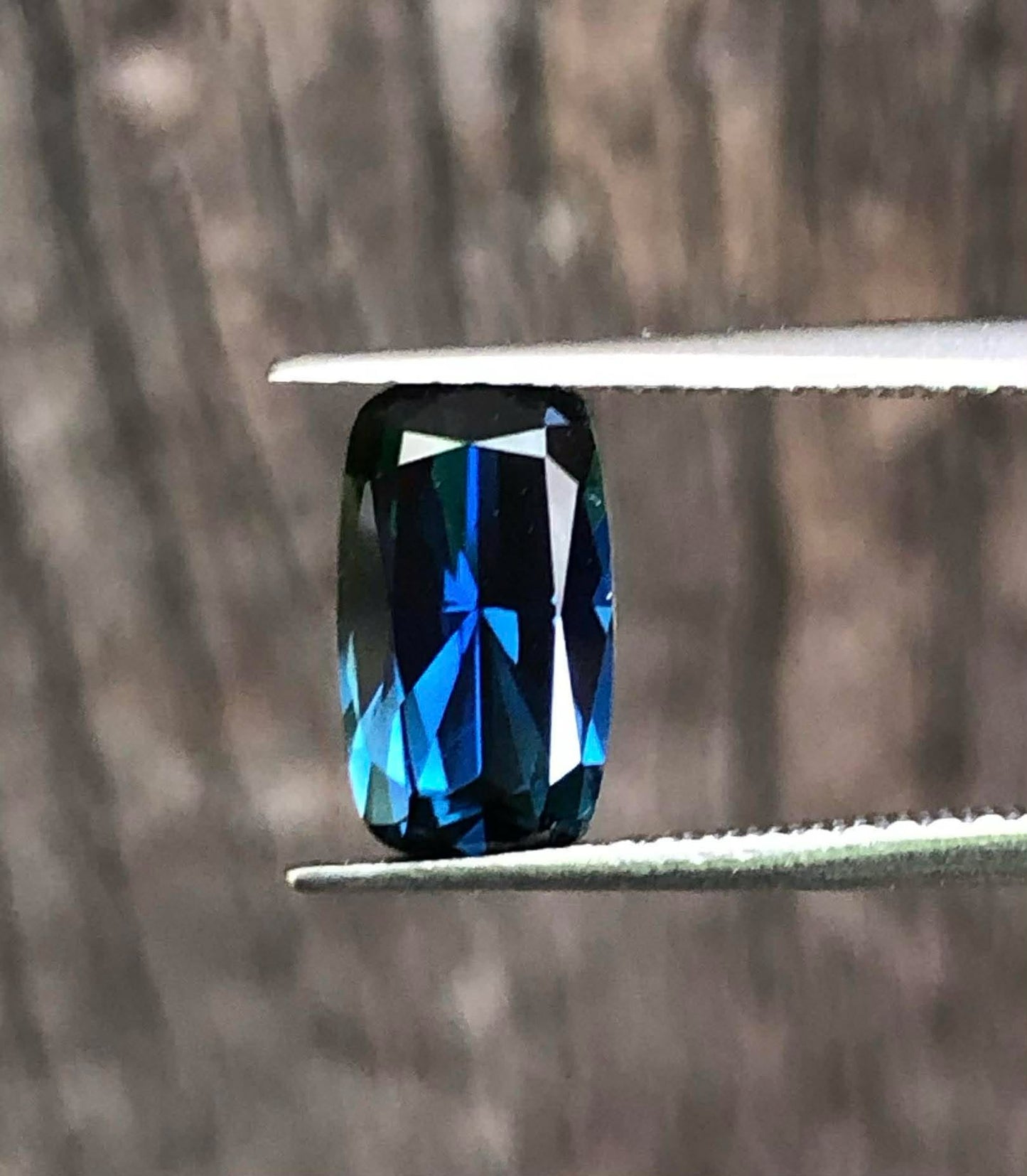 Rich Royal Blue Sapphire. M1306