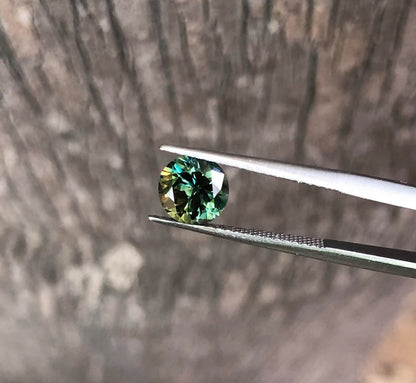 Dazzling Golden-Yellow Green Parti Sapphire. M1313
