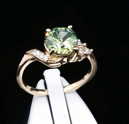 Dazzling Parti colour Sapphire & Diamonds set in 18ct Gold. M18230