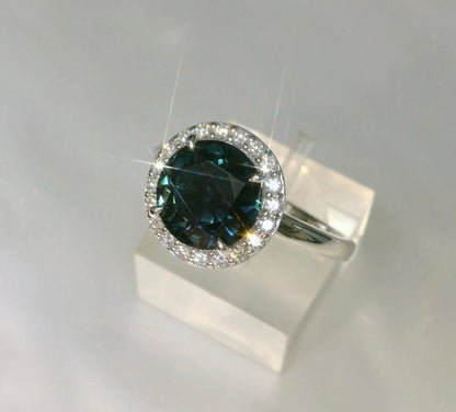 Spectacular Blue Yellow Parti Sapphire & Diamonds set in a 9ct White Gold Ring M92139