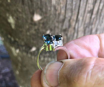 Vibrant Blue Sapphire 9ct White Gold Ring. M92214
