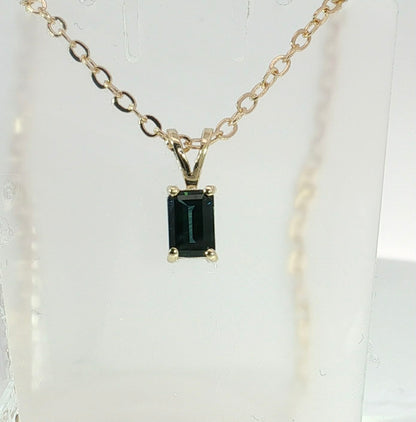 Blue Sapphire 9ct Gold Pendant. M92262