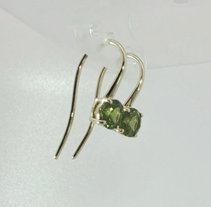 Elegant Round Brilliant Sapphire Gold Drop Earrings. M92282