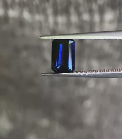 Deep Blue Sapphire. M1252
