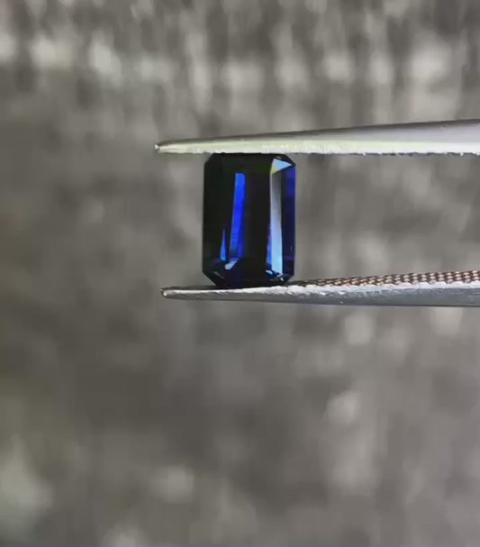 Deep Blue Sapphire. M1252