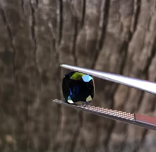 Rich Blue Australian Sapphire. M1013